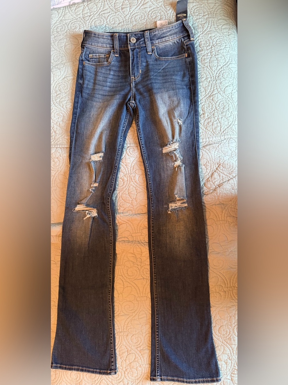 NWT Hollister Low Rise Jeans Size 3L W26 L34 Distressed Bootcut Flare Dark Wash